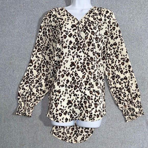 Maurices Womens Leopard Print V-Neck Blouse Long Sleeve Smocked Cuff Small - Picture 1 of 14